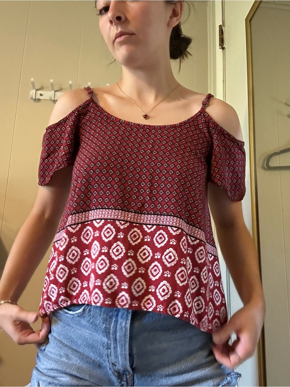 Abercrombie & Fitch Burgundy Cold-Shoulder Geometric Camisole